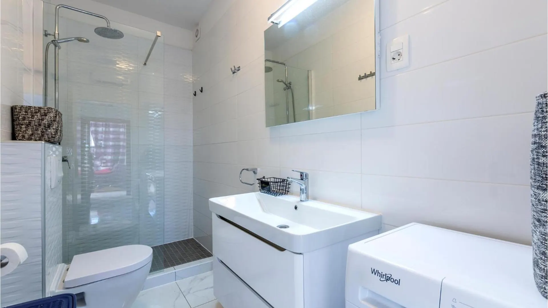 Nice Apartment In Kastel Stari With Kitchen Kastela