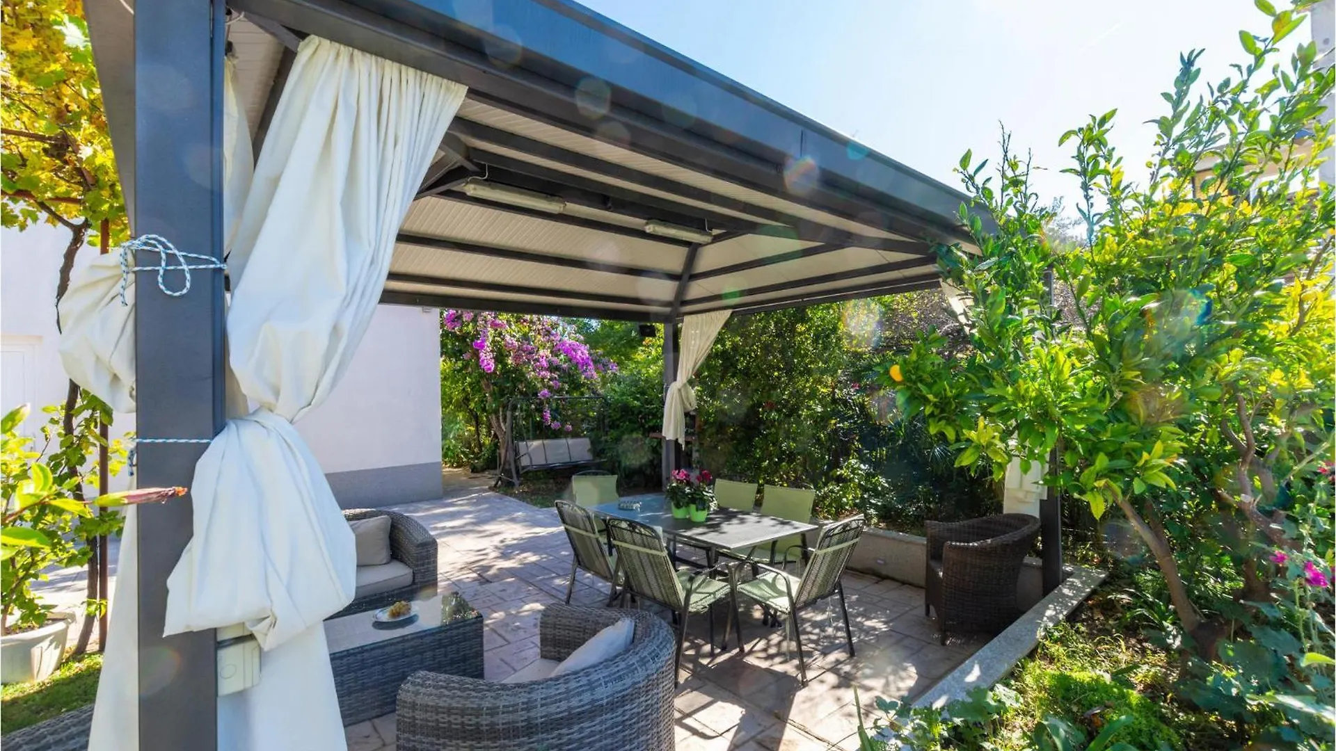 Nice Apartment In Kastel Stari With Kitchen Kastela