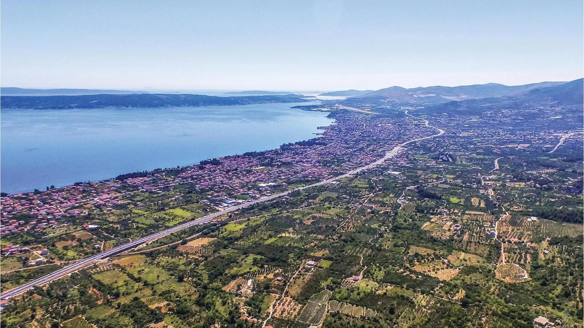 Nice Apartment In Kastel Stari With Kitchen Kastela